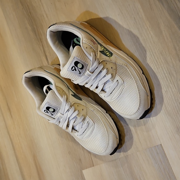 NIKE AIR MAX 90 - Picture 2 of 6